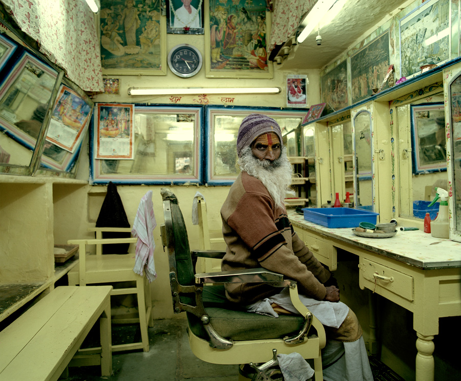 Indian-man-in-barbers